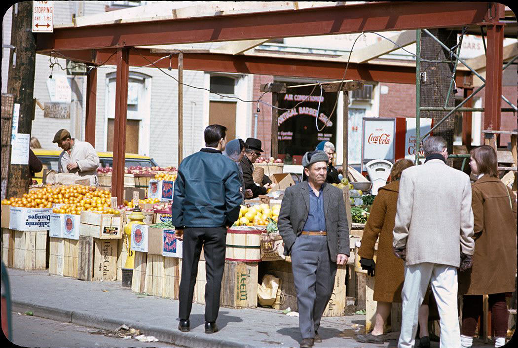50+ Amazing Photos Show What Canada Looked Like In The 1960s