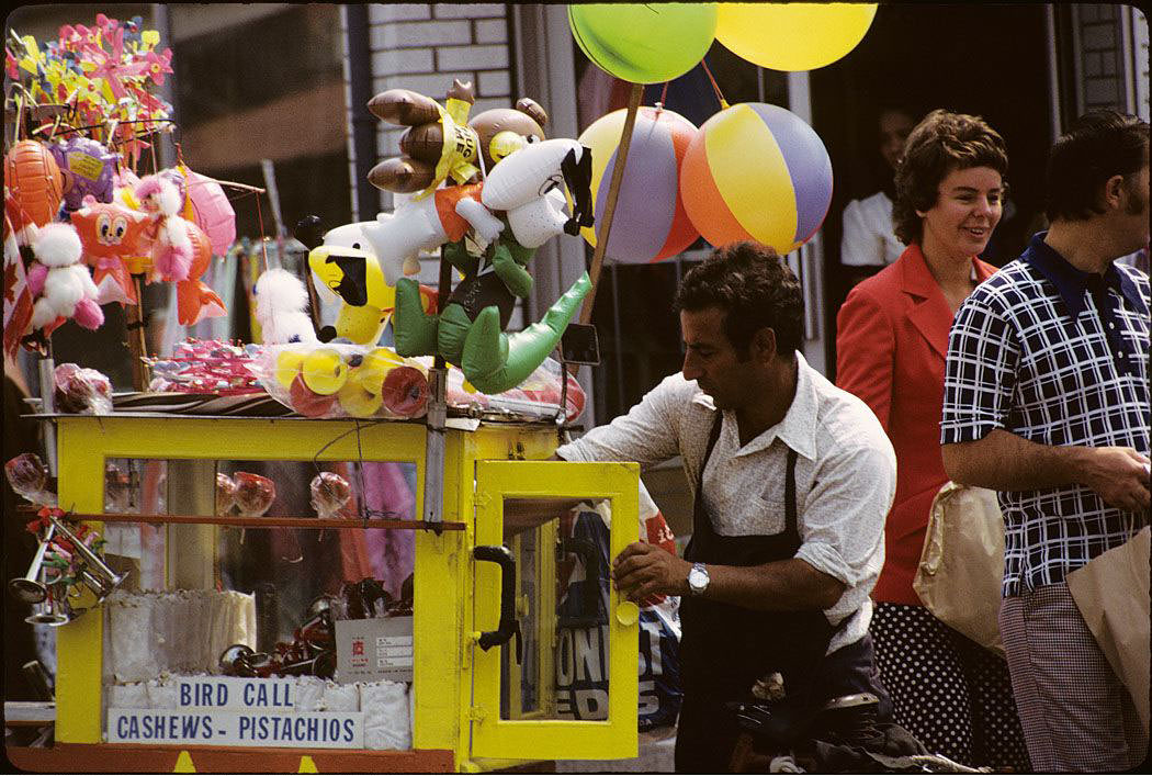 50+ Amazing Photos Show What Canada Looked Like In The 1960s