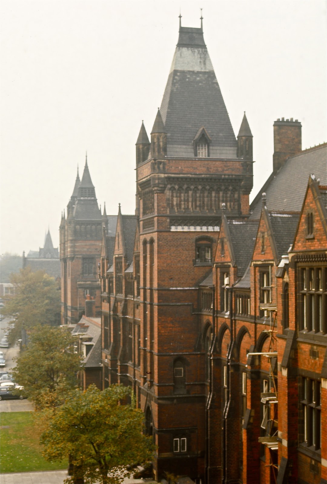 University originated as the Yorkshire College of Science. This is the Great Hall designed by Alfred Waterhouse RA in the inevitable Gothic style, and built in the 1880s for £22,000.