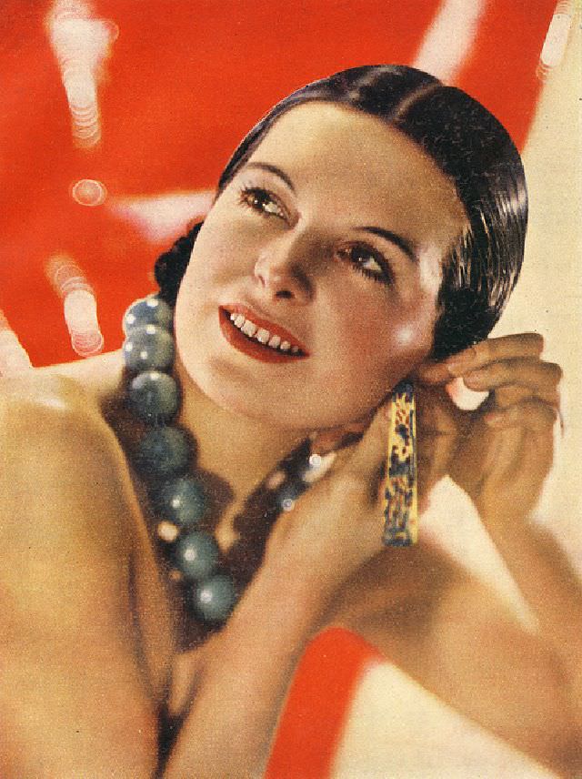 Woman with jewelries, circa 1930s