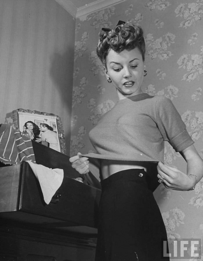 Bullet Bras: Before Push Up and Padded Bras, They Were All The Rage In The 1940s and 1950s