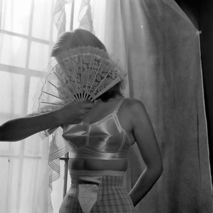 Bullet Bras: Before Push Up and Padded Bras, They Were All The Rage In The 1940s and 1950s