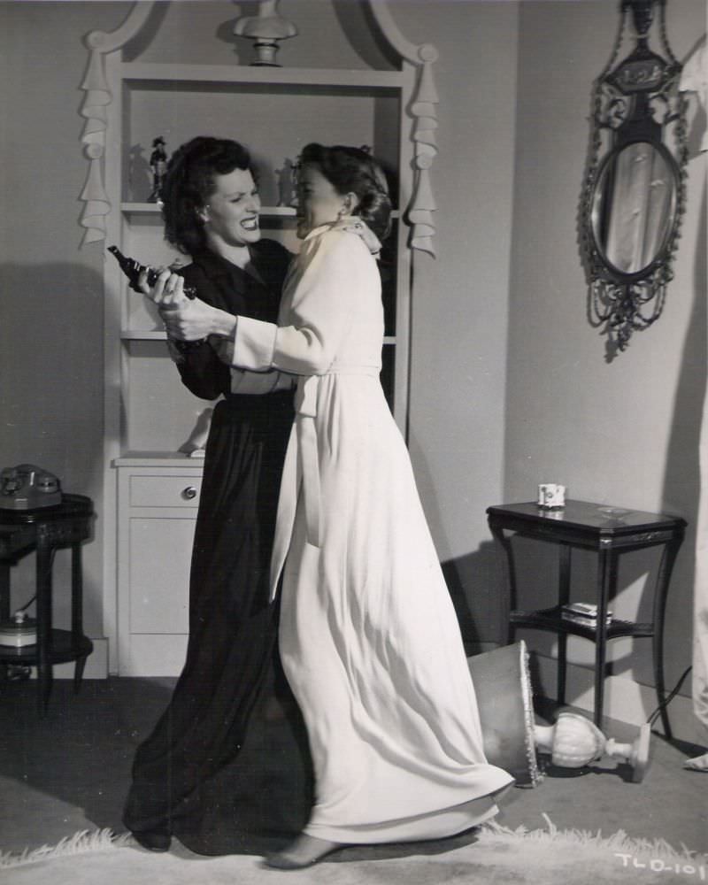 Maureen O'Hara and Gloria Grahame in A Woman's Secret (1949)