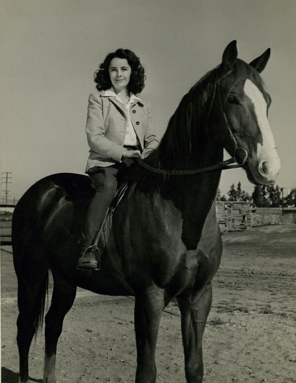 12 Years Old Elizabeth Taylor In The Filming Of National Velvet In 1944