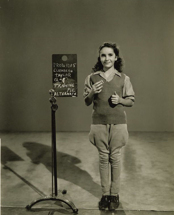 12 Years Old Elizabeth Taylor In The Filming Of National Velvet In 1944