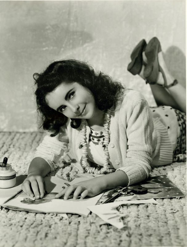 12 Years Old Elizabeth Taylor In The Filming Of National Velvet In 1944