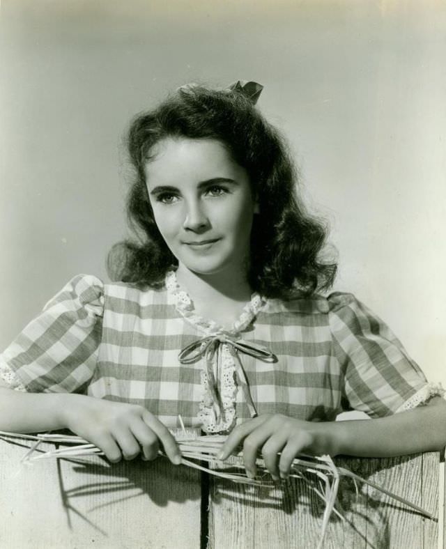 12 Years Old Elizabeth Taylor In The Filming Of National Velvet In 1944