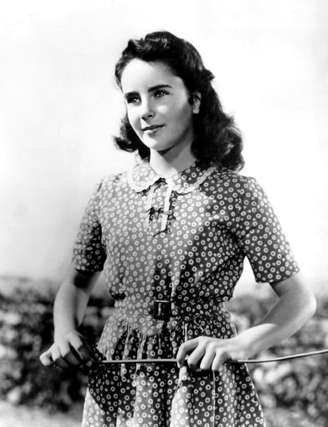 12 Years Old Elizabeth Taylor In The Filming Of National Velvet In 1944