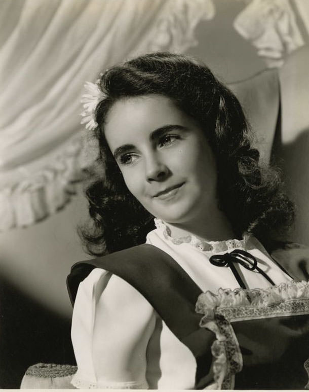 12 Years Old Elizabeth Taylor In The Filming Of National Velvet In 1944