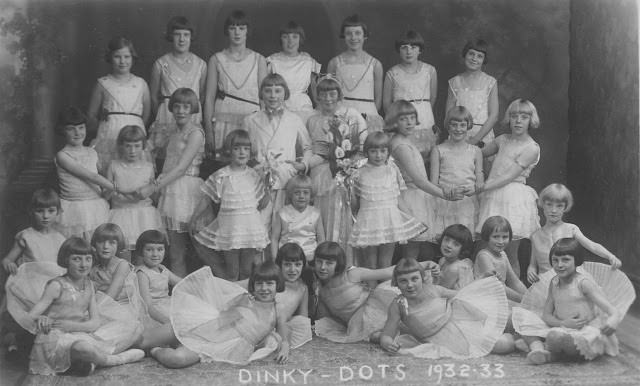 Dinkie Dots, 1932-33