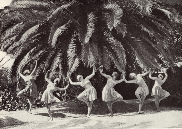 Margaret Morris performing with group dancers