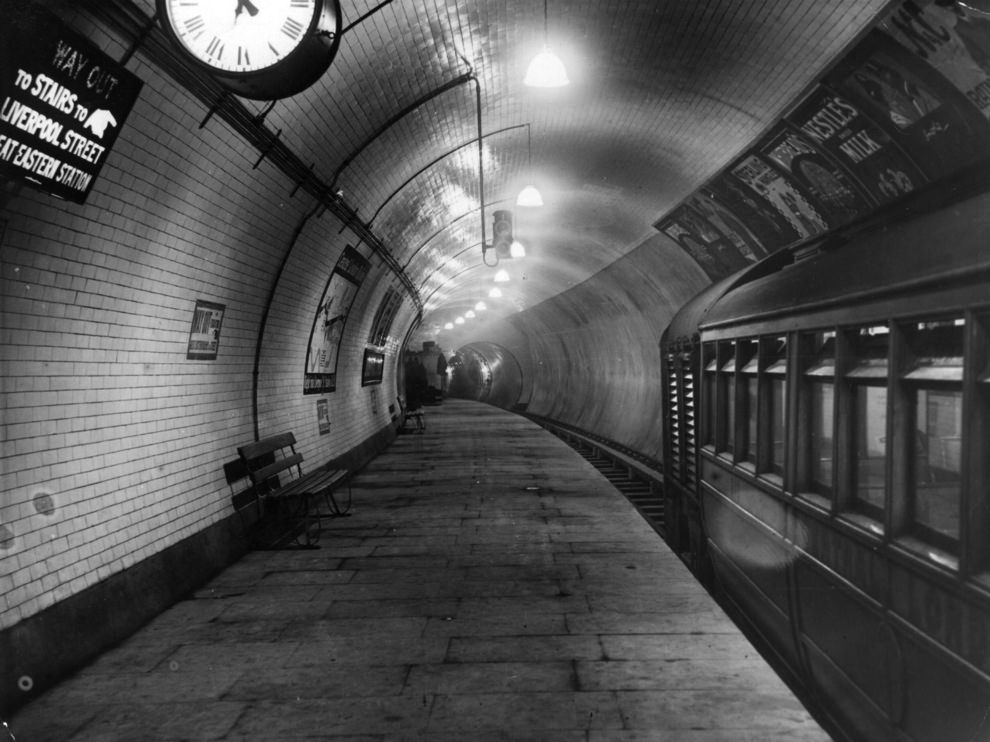 The platform of the Central London Railway extension at Liverpool Street Station, 1912.