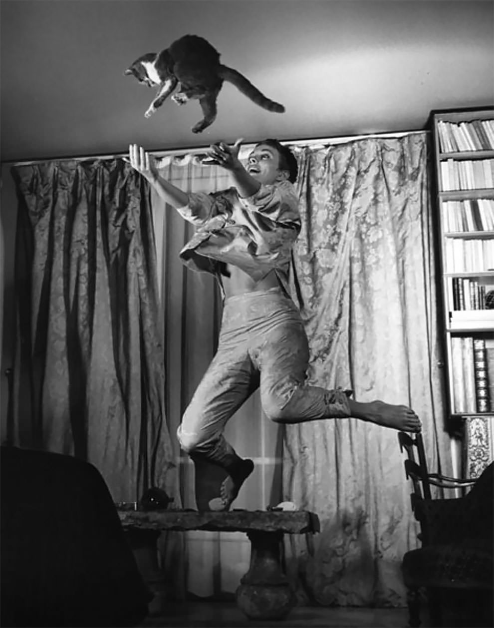 American actress Jean Dorothy Seberg with cat, 1959.