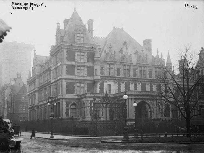 The Vanderbilt family built a number of mansions on Fifth Avenue in the 1880s. The home pictured here, at 57th Street and Fifth Avenue, belonged to Cornelius Vanderbilt II. It was the largest private residence ever constructed in Manhattan.