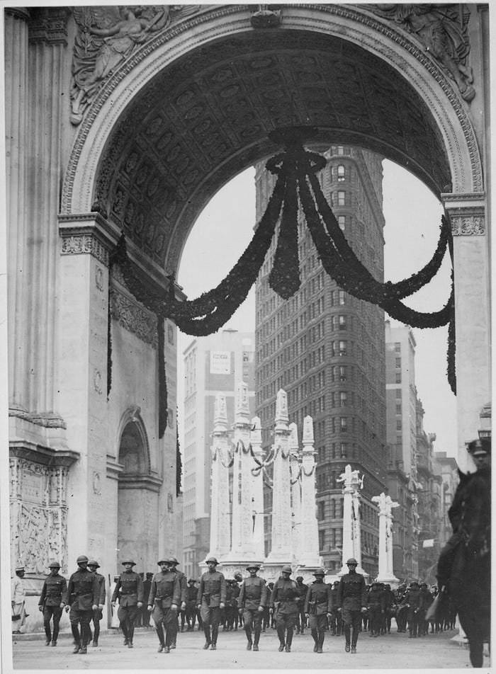 A "Victory Arch" was erected near Madison Square Park in 1919 after World War I ended. It was a temporary structure built of wood, and was eventually torn down.
