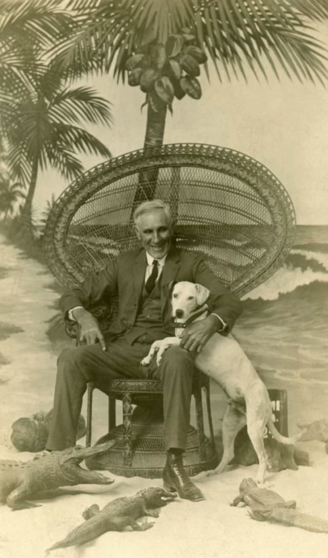 People Casually hanging Out With Alligators In The Past