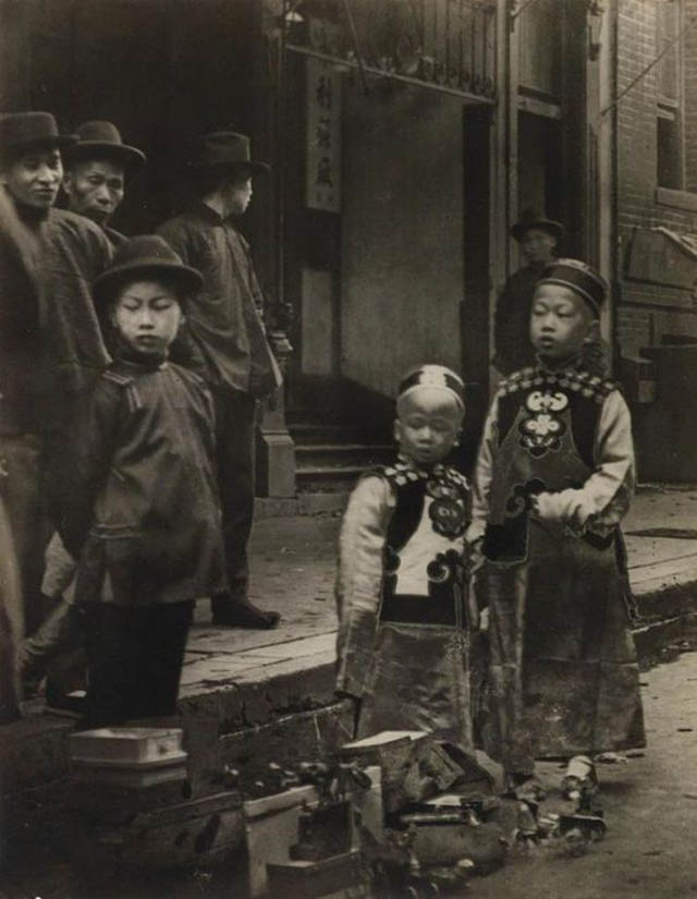 San Francisco’s Chinatown In The 1950s: Fabulous Photos Show Streets And Everyday Life