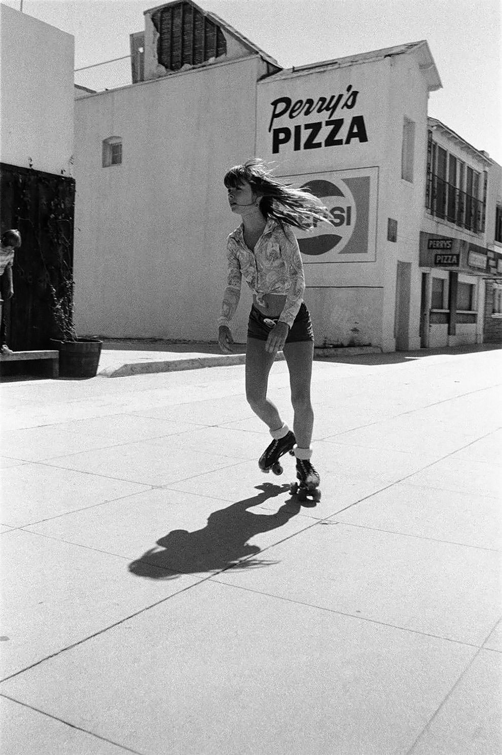 Skaters And Punkers: 50+ Stunning Photos Capturing Californian Youth From 1970s-80s