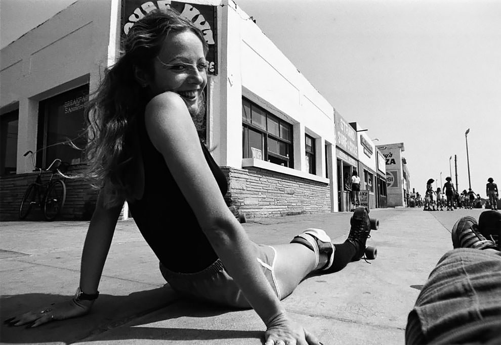 Skaters And Punkers: 50+ Stunning Photos Capturing Californian Youth From 1970s-80s