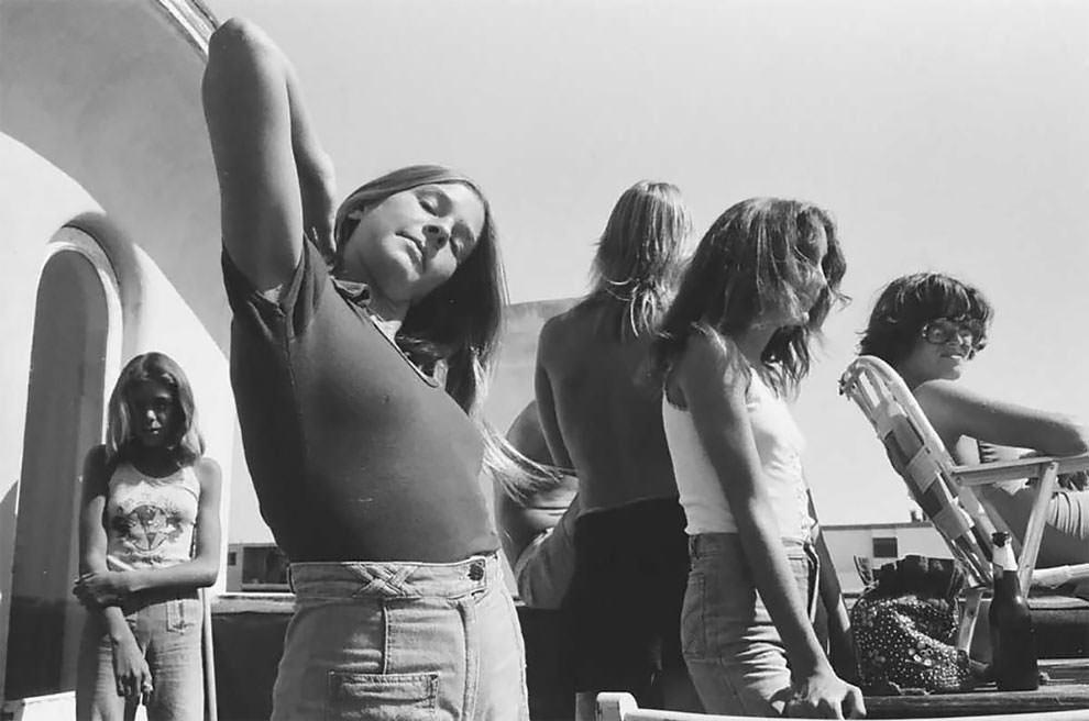 Skaters And Punkers: 50+ Stunning Photos Capturing Californian Youth From 1970s-80s