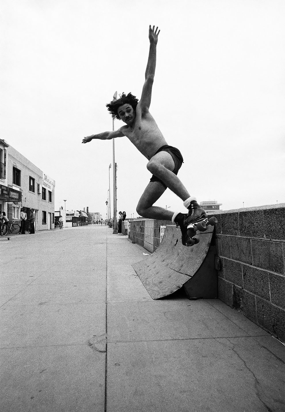 Skaters And Punkers: 50+ Stunning Photos Capturing Californian Youth From 1970s-80s