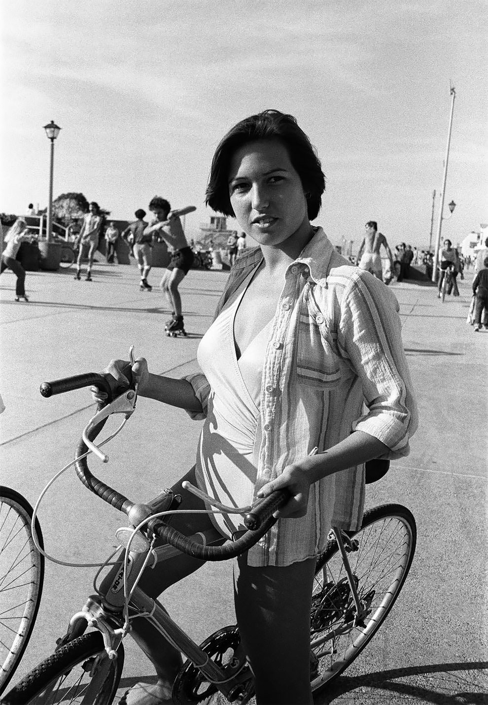 Skaters And Punkers: 50+ Stunning Photos Capturing Californian Youth From 1970s-80s