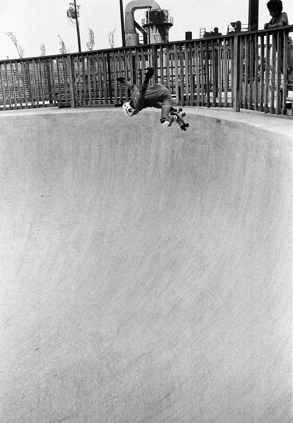 Skaters And Punkers: 50+ Stunning Photos Capturing Californian Youth From 1970s-80s