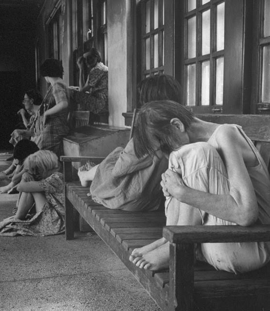 Forgotten patients were left to sit around in corridors at the US hospital, 1940s