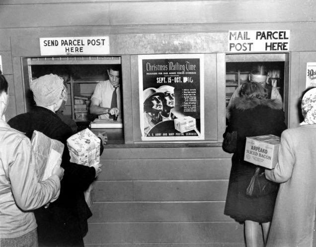 Post office at Christmas time, Oak Ridge, 1944.