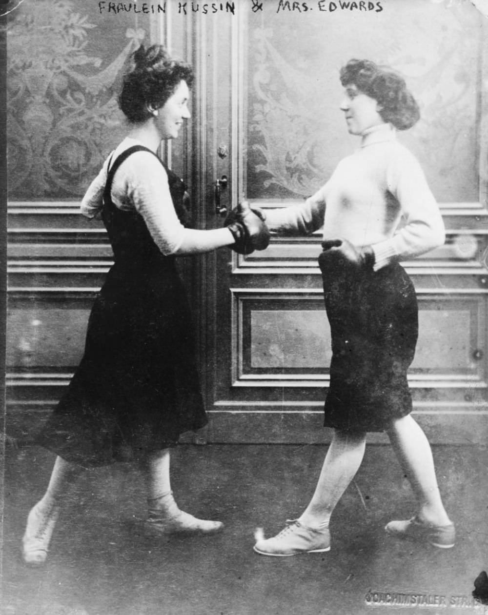 Sisters Booka and Chris Durack sparring with a speed bag, Australia, 1916.