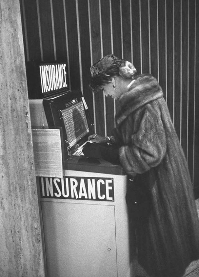 Buying flight insurance used to be so much easier. Here’s a machine selling air insurance at Newark Airport.