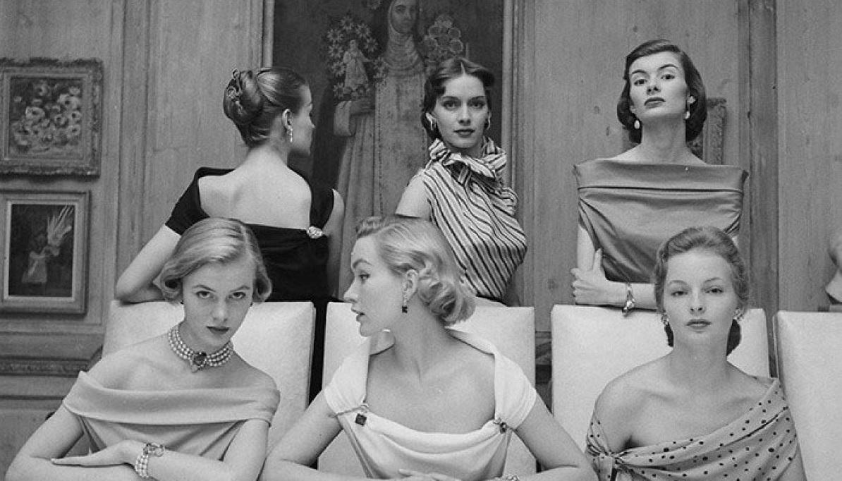 Black and white fashion photographs Nina Leen