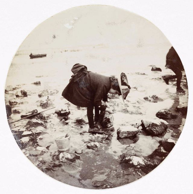 The first photo take with Kodak’s First Commercial Camera from the 1890s