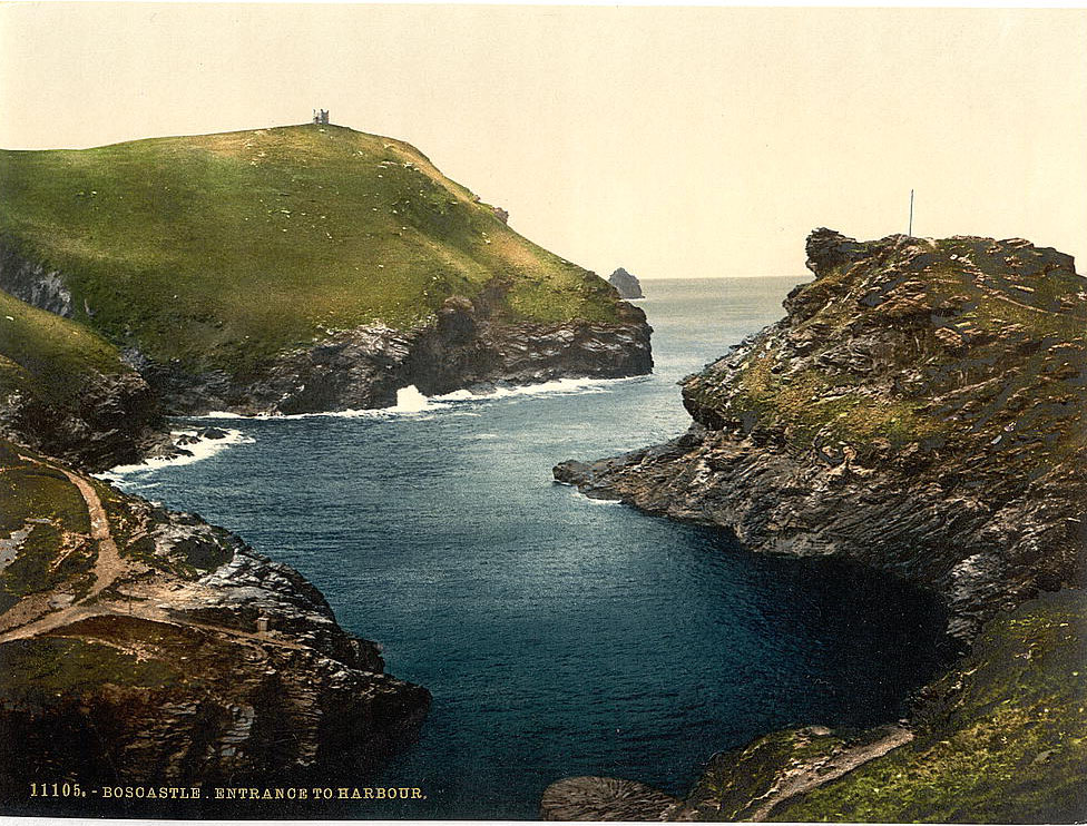 Entrance to harbor, Boscastle