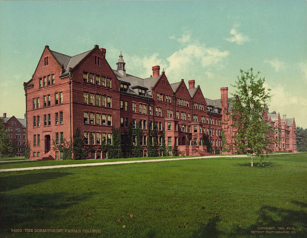 The dormitories, Vassar College.1904