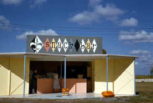 Snack bar at the Warm Mineral Springs attraction in North Port, 1955