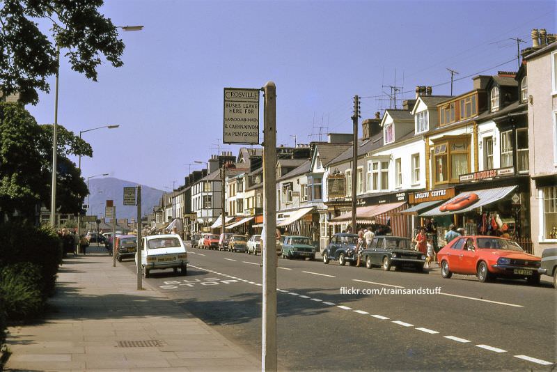 High Street, Porthmadog, 1975