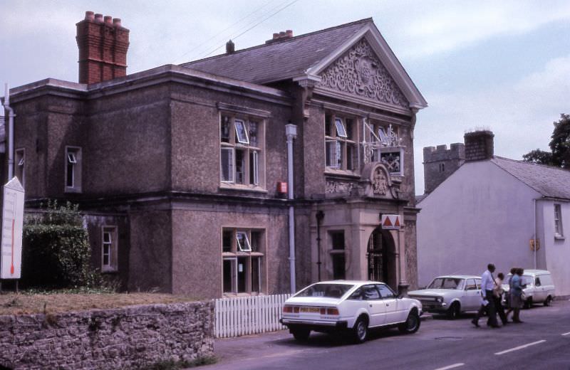 Plymouth Arms, St Fagan's, 1977