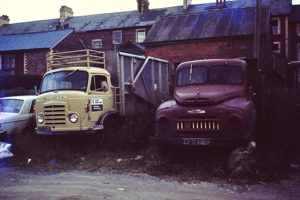 1970s Wales: Dazzling Color Photographs Capturing Streets Scenes And Everyday Life