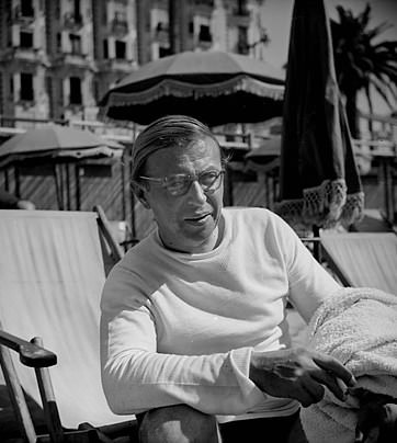 FRANCE - 1947: Jean-Paul Sartre ( 1905-1980 ), writer and French philosopher, during the Festival of Cannes (Alpes-Maritimes). On 1947. LIP-5418-022.