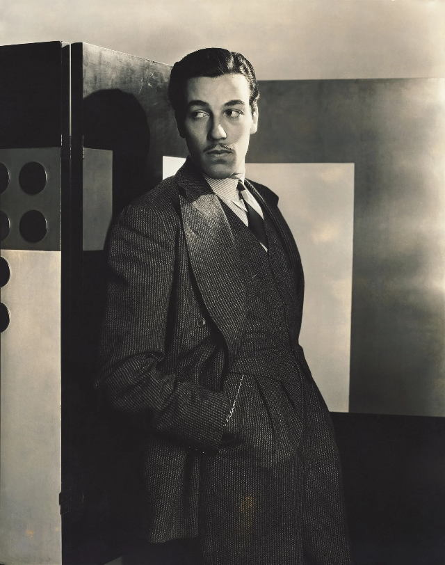 Cesar Romero, 1935.