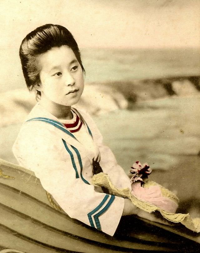 Japanese Bathing Beauties: Colorized Photos Of Young Geisha And Maiko Girls In Bathing Suits From 1868 to 1912