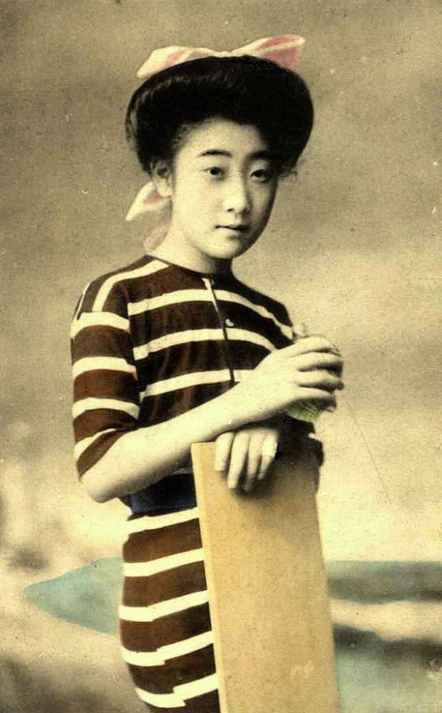 Japanese Bathing Beauties: Colorized Photos Of Young Geisha And Maiko Girls In Bathing Suits From 1868 to 1912