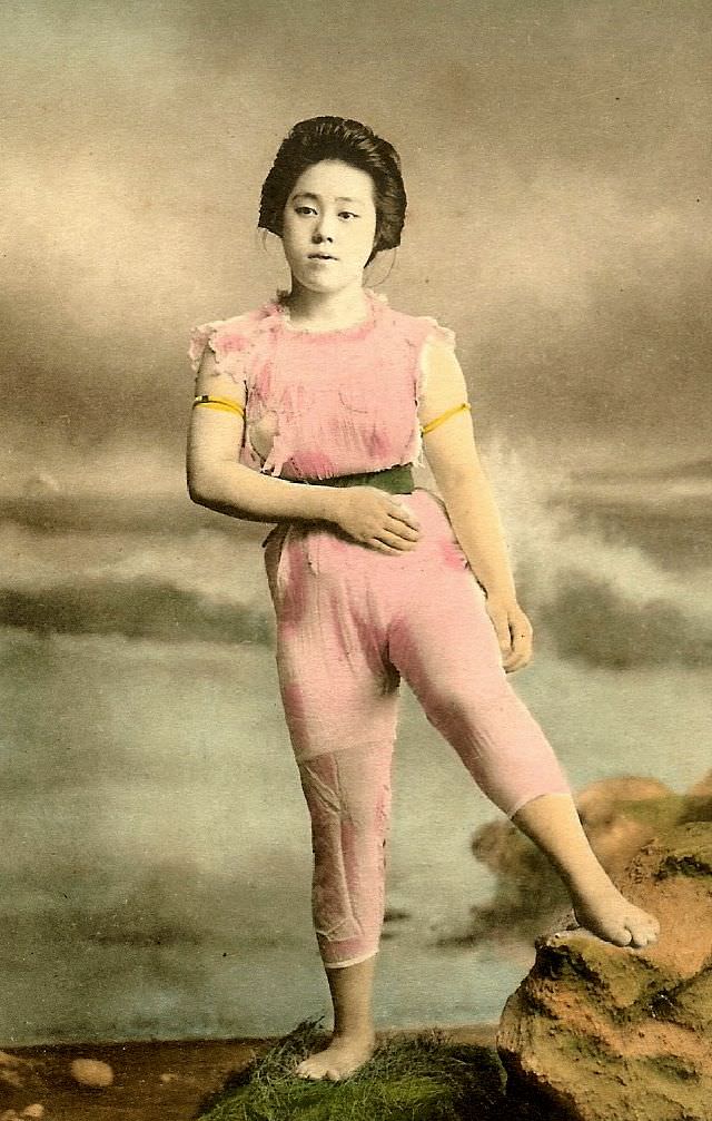 Japanese Bathing Beauties: Colorized Photos Of Young Geisha And Maiko Girls In Bathing Suits From 1868 to 1912