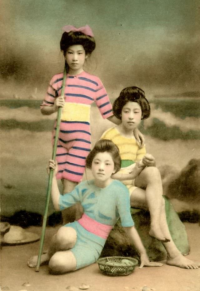 Japanese Bathing Beauties: Colorized Photos Of Young Geisha And Maiko Girls In Bathing Suits From 1868 to 1912