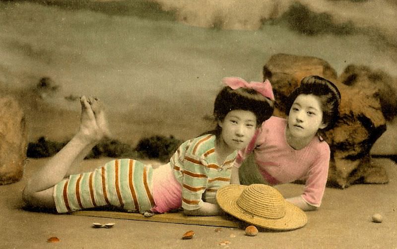 Japanese Bathing Beauties: Colorized Photos Of Young Geisha And Maiko Girls In Bathing Suits From 1868 to 1912