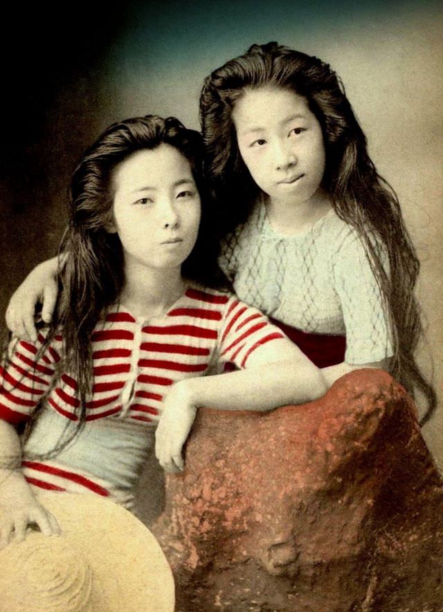 Japanese Bathing Beauties: Colorized Photos Of Young Geisha And Maiko Girls In Bathing Suits From 1868 to 1912