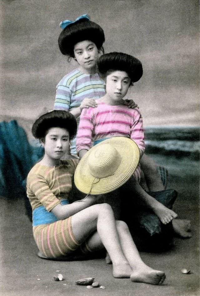 Japanese Bathing Beauties: Colorized Photos Of Young Geisha And Maiko Girls In Bathing Suits From 1868 to 1912