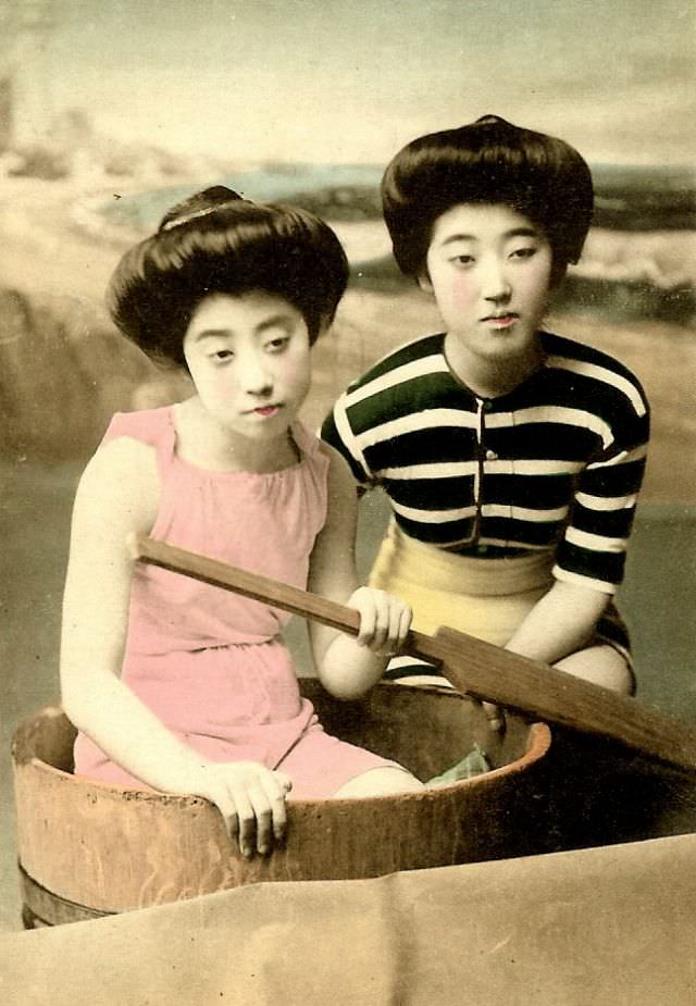 Japanese Bathing Beauties: Colorized Photos Of Young Geisha And Maiko Girls In Bathing Suits From 1868 to 1912