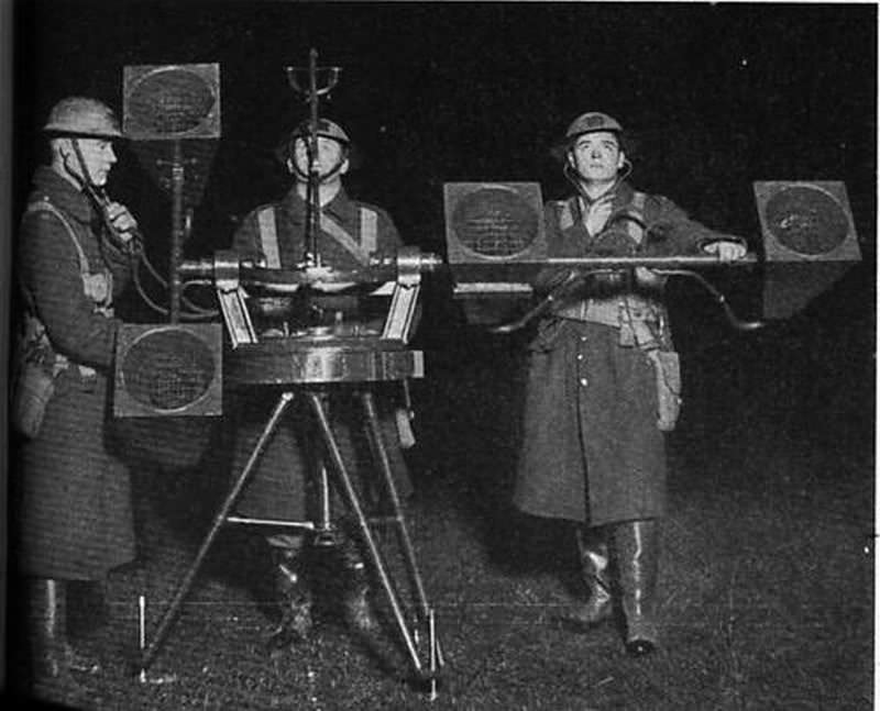 A four-horn acoustic locator in England: 1930s